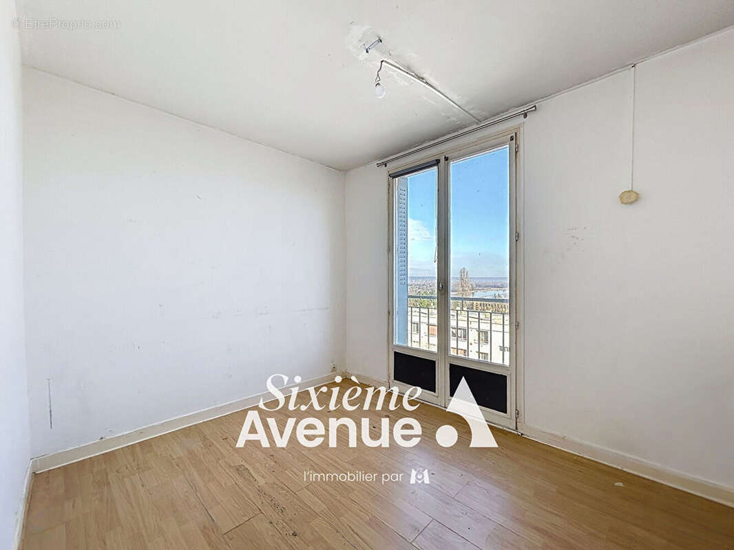 Appartement à DECINES-CHARPIEU