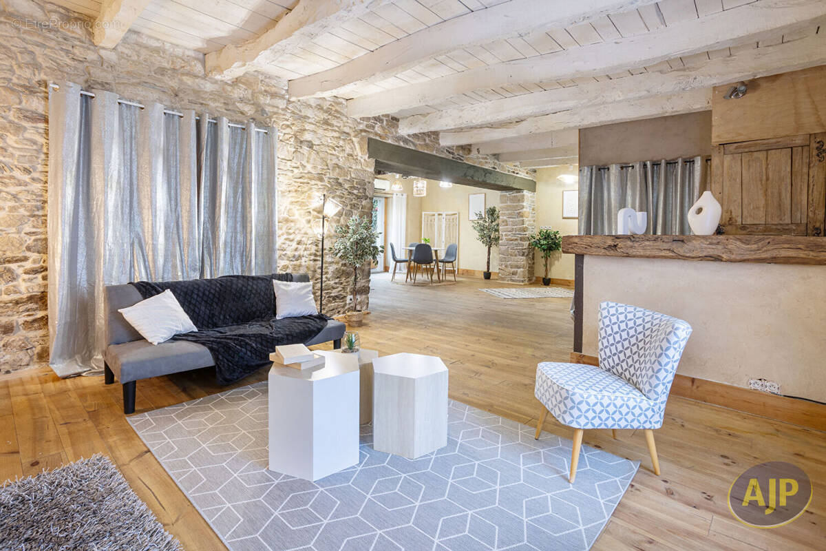 Maison à SAINT-JEAN-BREVELAY