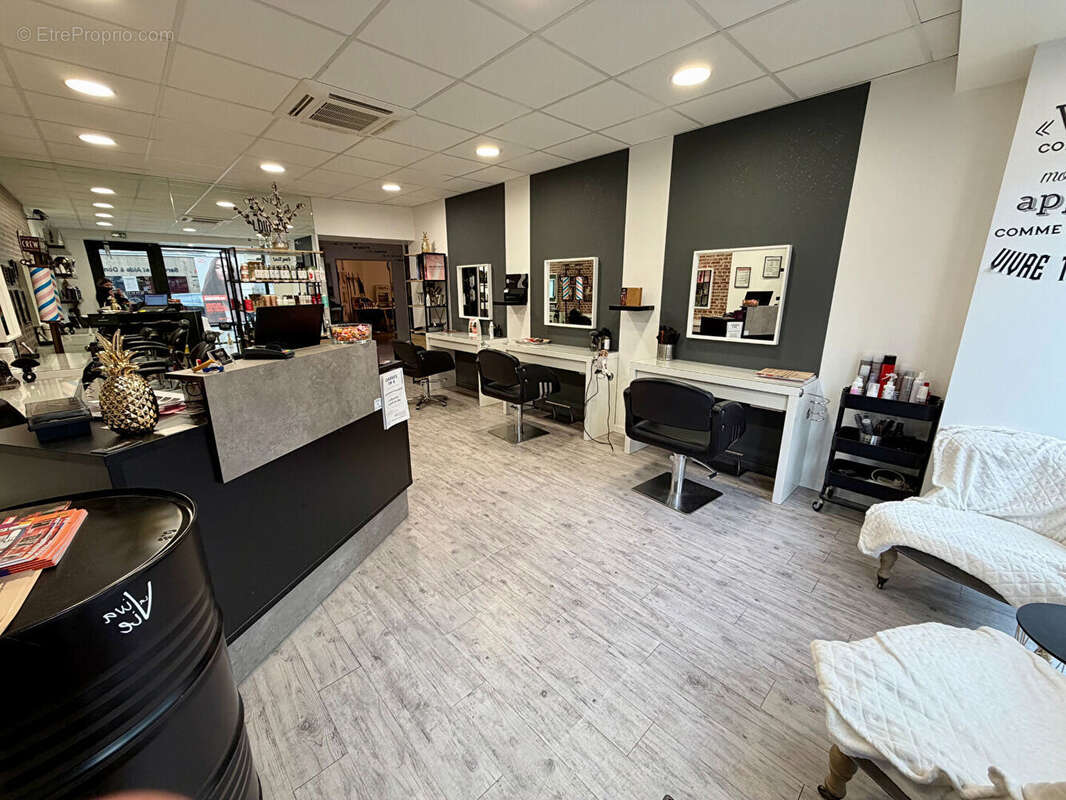 Commerce à LE COTEAU