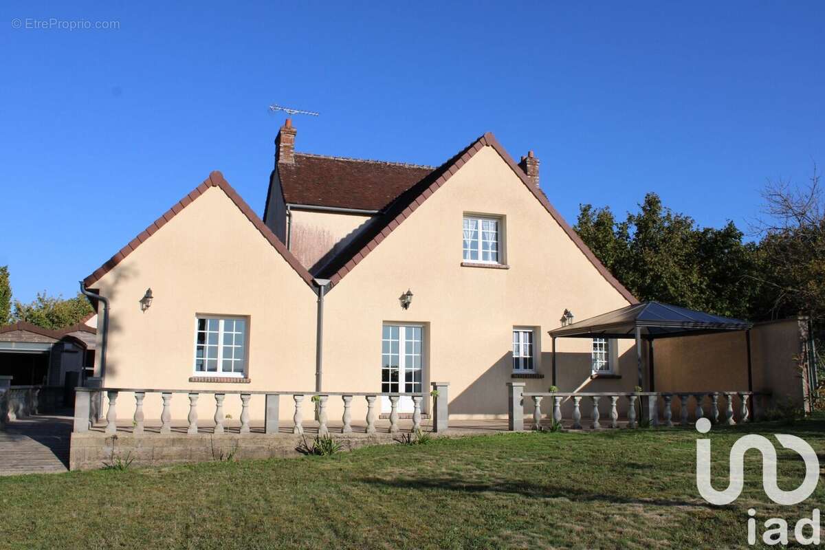 Maison 168 m² à Champlay  - photo 7