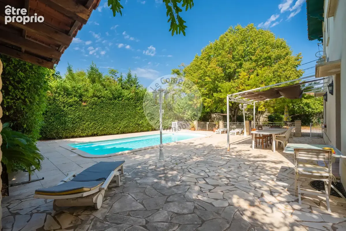 Maison familiale type 5 avec piscine, toit-terrasse et dépendances   Montolivet 12e - photo 9