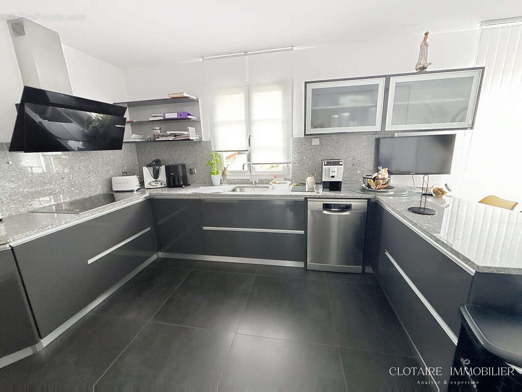 Maison à LONGUEIL-ANNEL