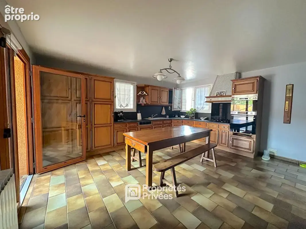 Maison 5 pièces 140 m2 avec dépendances - photo 7