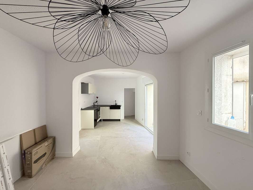 Maison à VILLENEUVE-LES-BEZIERS