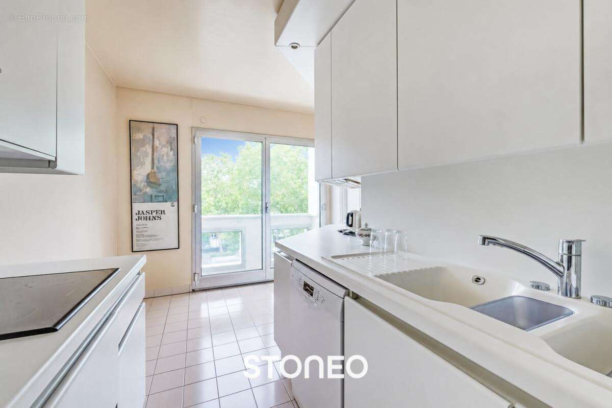 Appartement à NEUILLY-SUR-SEINE