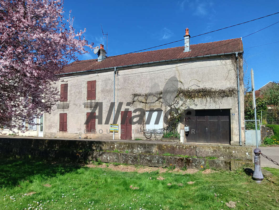 Maison à LUXEUIL-LES-BAINS