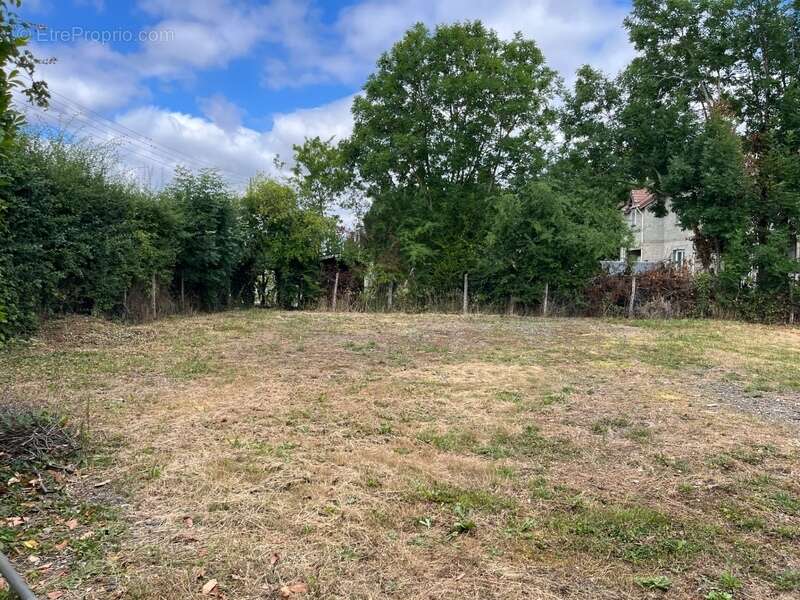 Terrain à LONGNES