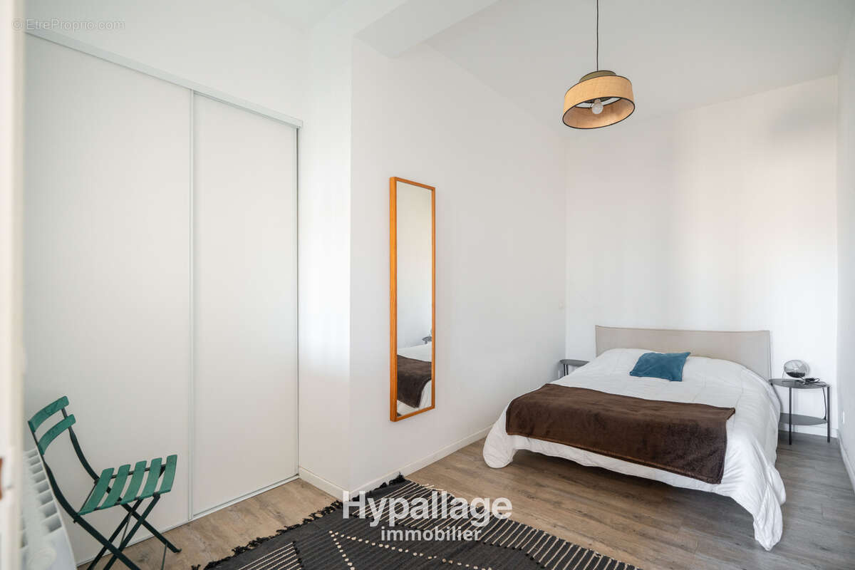 À VENDRE appartement T2  47.12 m2 avec bureau, au calme absolu 13004 MARSEILLE - photo 4