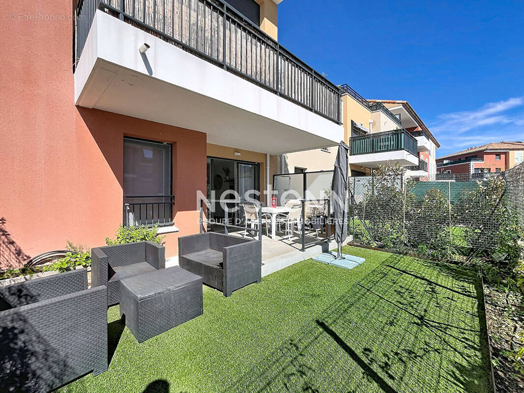Appartement à LE PUY-SAINTE-REPARADE