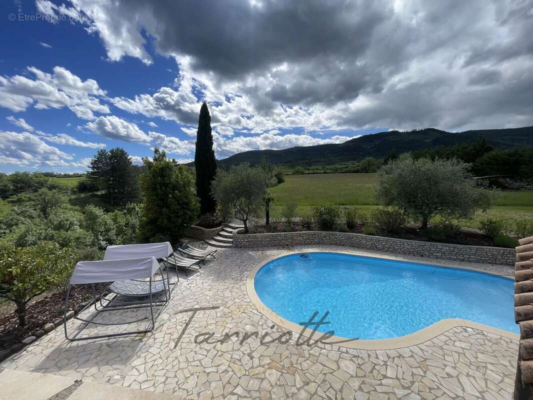 Maison à ALBA-LA-ROMAINE