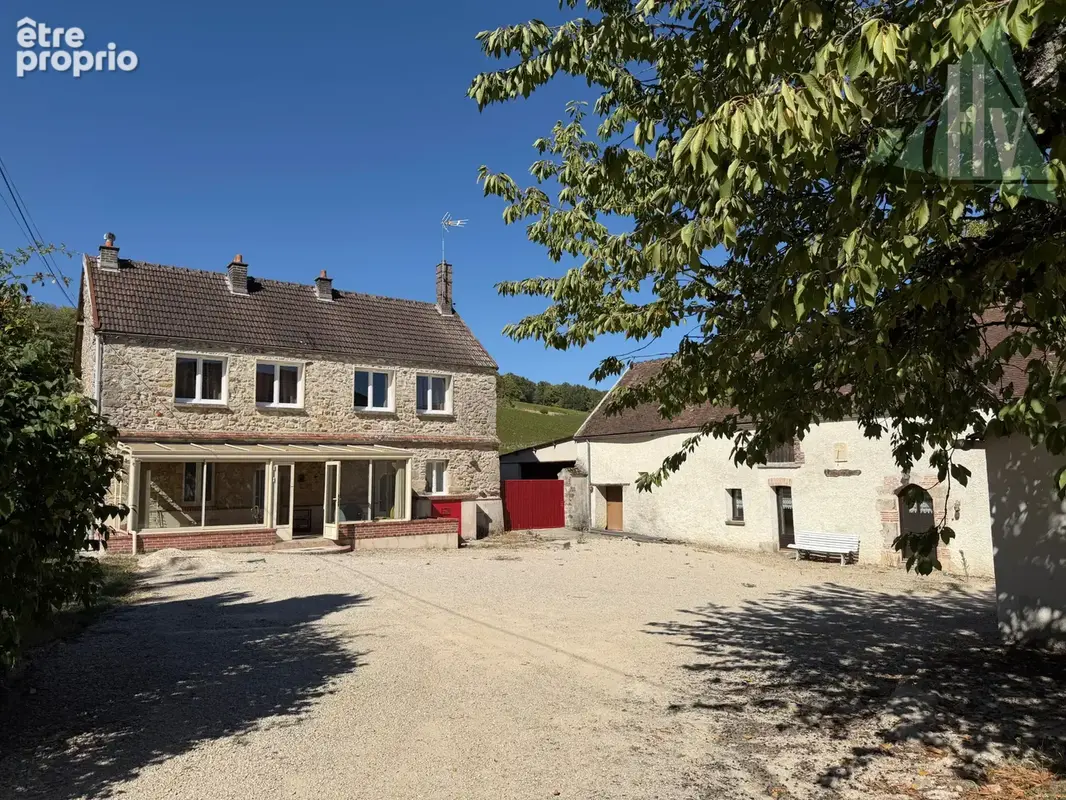 Photo Maison à Bethon au prix de 299 600€