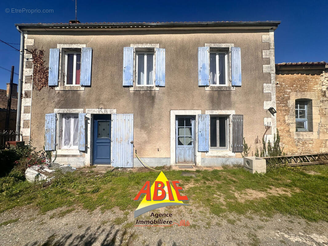 Photo 1 - Maison à FAYE-SUR-ARDIN