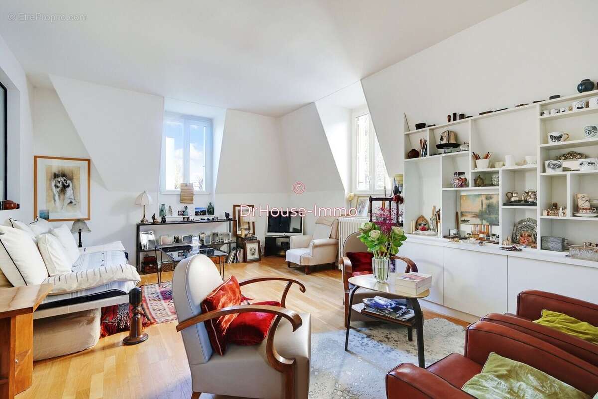 Appartement à NEUILLY-SUR-SEINE