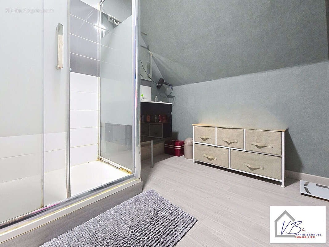 Maison à GRUCHET-LE-VALASSE