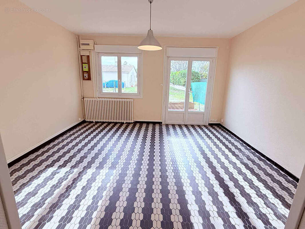 Maison à SAINT-SULPICE-ET-CAMEYRAC