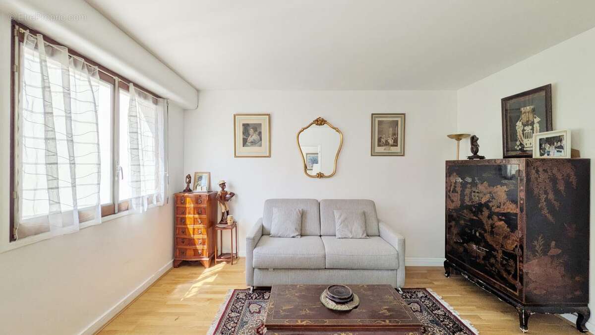 Appartement à PARIS-12E