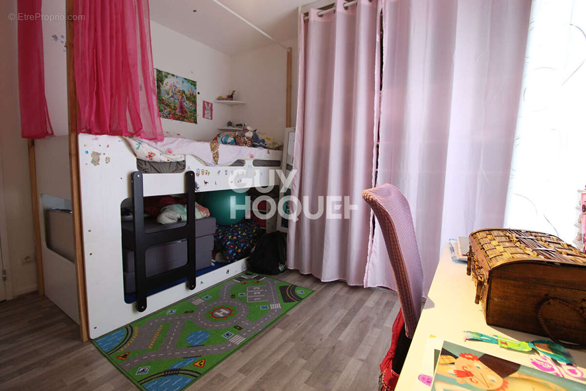 Appartement à VERNEUIL-L'ETANG