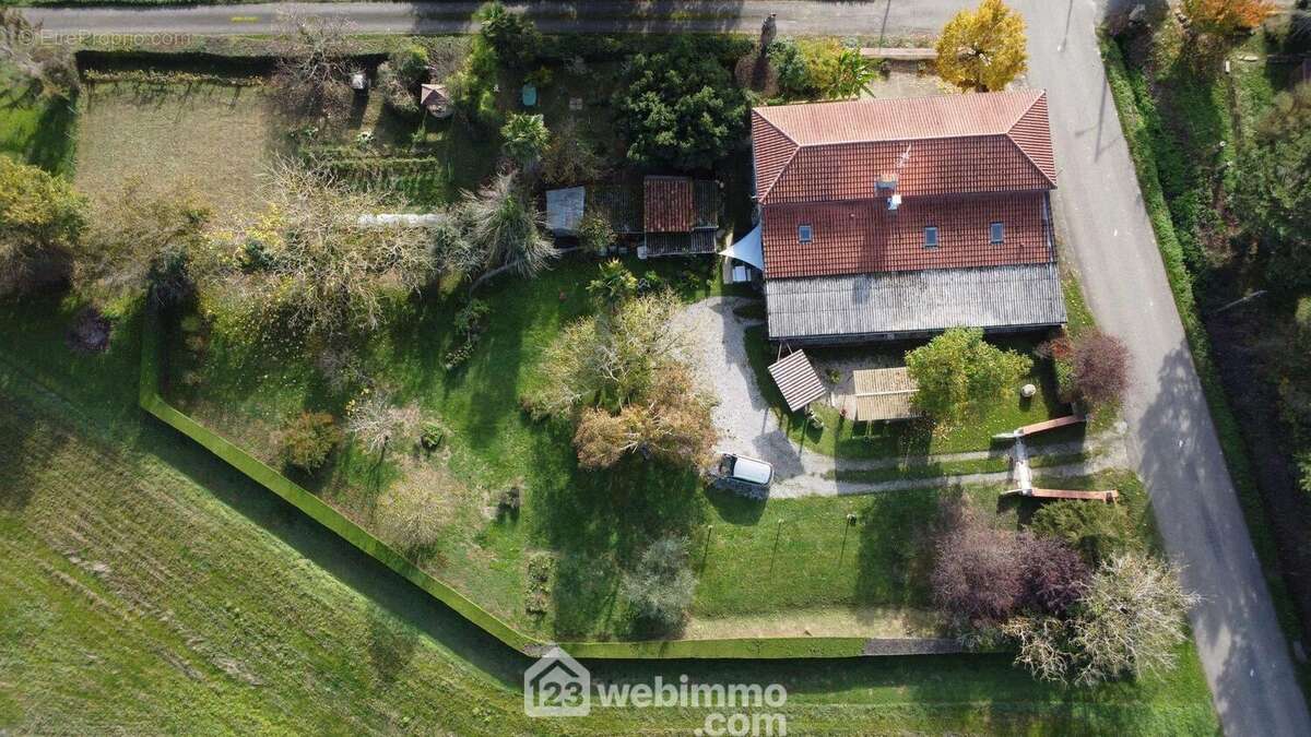 Maison à SAINT-JEAN-POUTGE