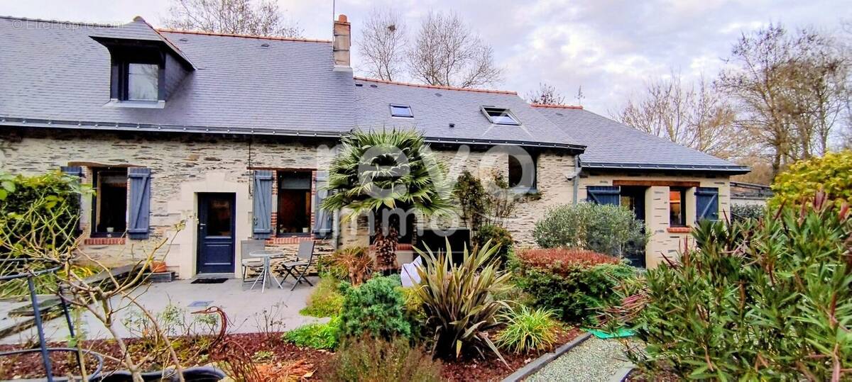 Maison à SAINT-BARTHELEMY-D'ANJOU