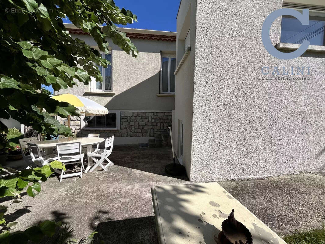 Maison à LA CALMETTE