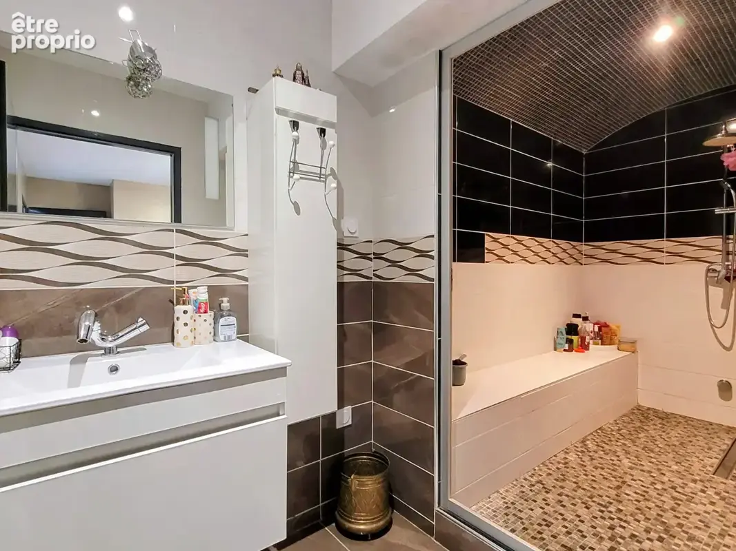 LE PUY coteau Recherché: Maison récente 269 m² sur 560 m² de terrain - photo 8