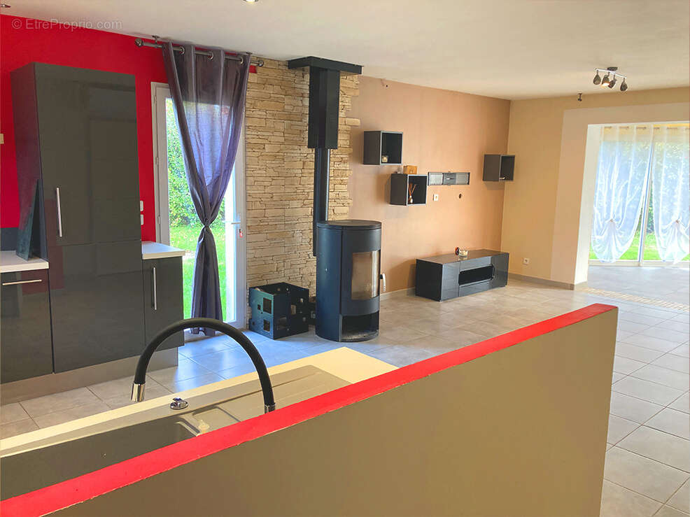 Maison à LA BEGUDE-DE-MAZENC