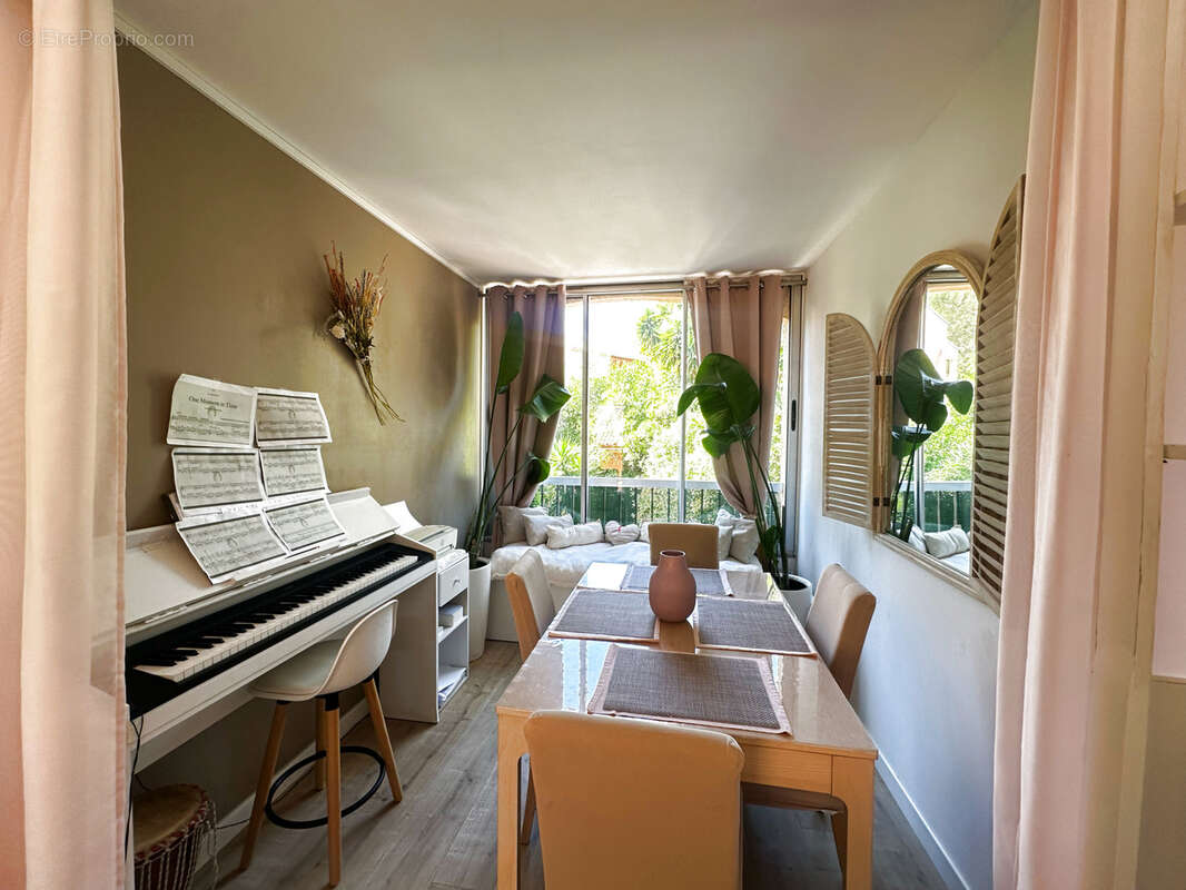 Appartement à SANARY-SUR-MER