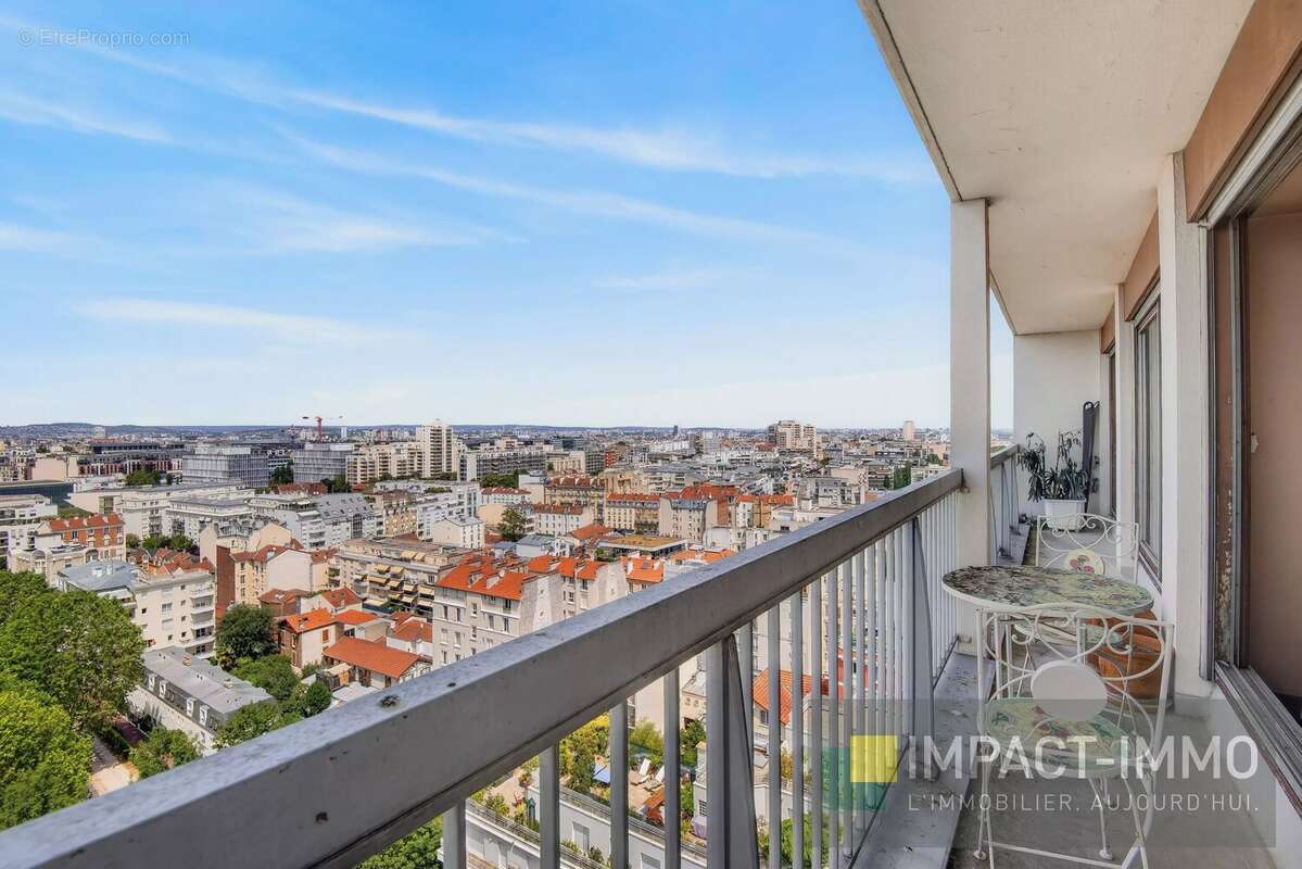 Appartement à COURBEVOIE