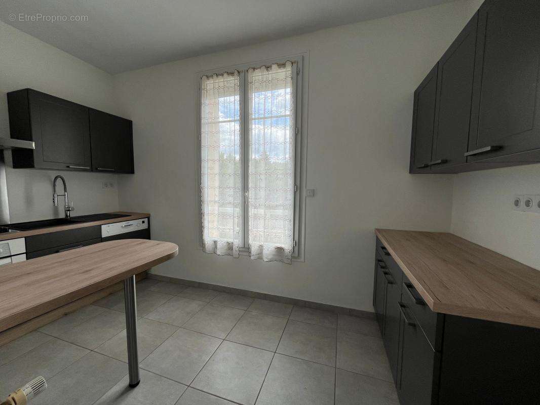 Maison à LA JONCHERE-SAINT-MAURICE