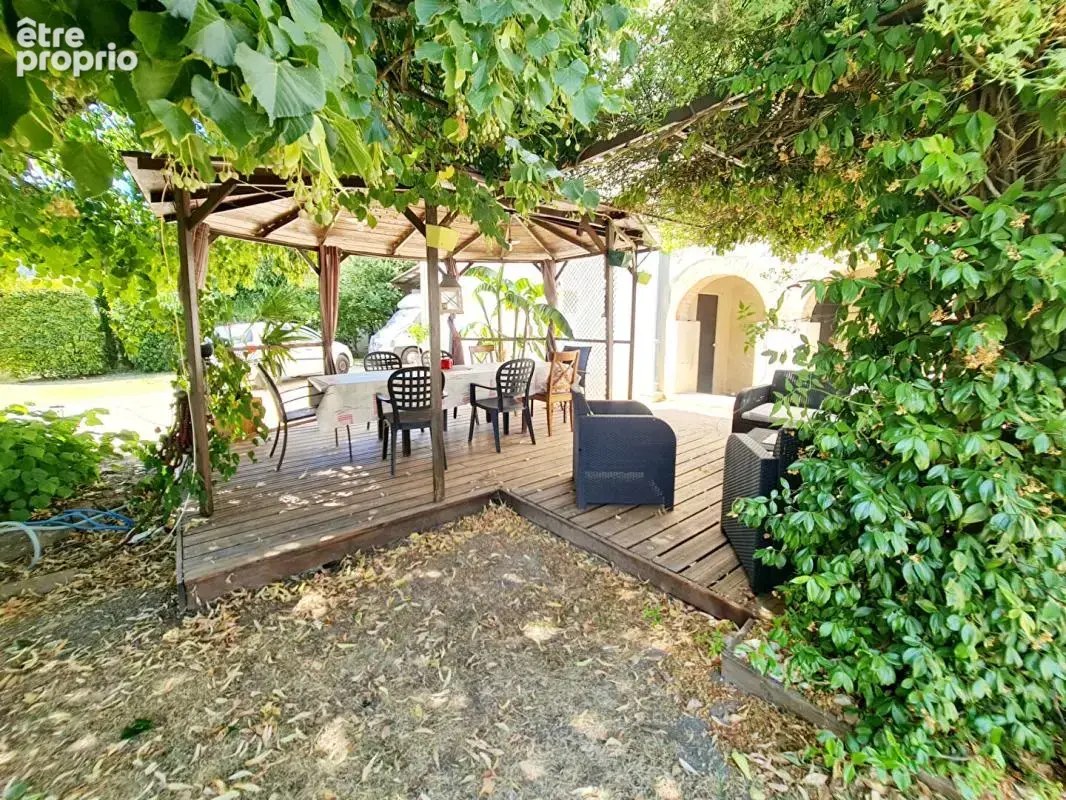 Saint-julien-les-rosiers - mas rénové 141 m² + studio indépendant - terrain 750 m² - photo 4