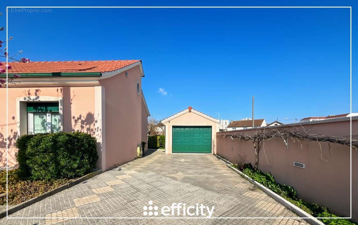 Maison à ROISSY-EN-BRIE