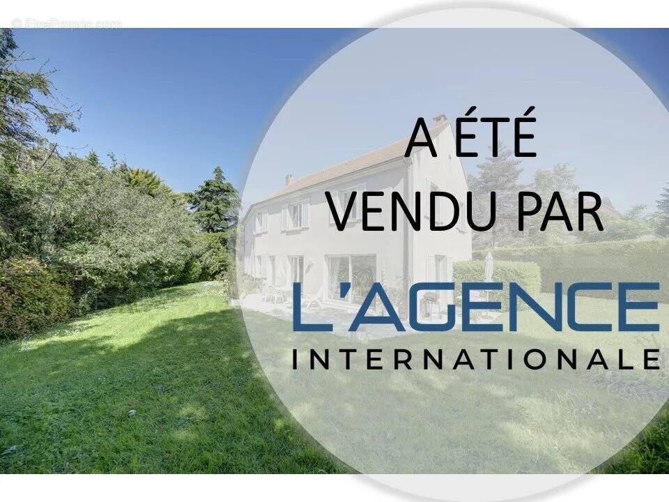 Maison à SAINT-NOM-LA-BRETECHE