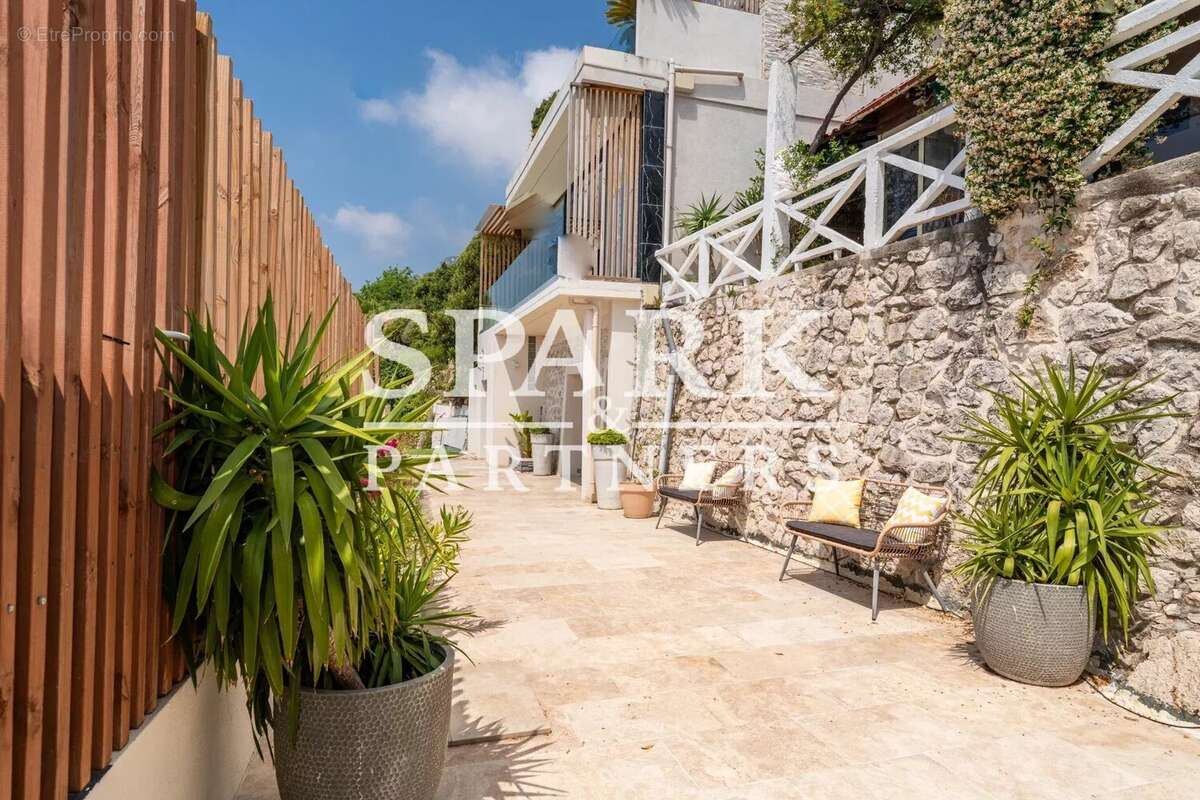 Roquebrune-Cap-Martin - Villa avec vue panoramique sur la mer - photo 36