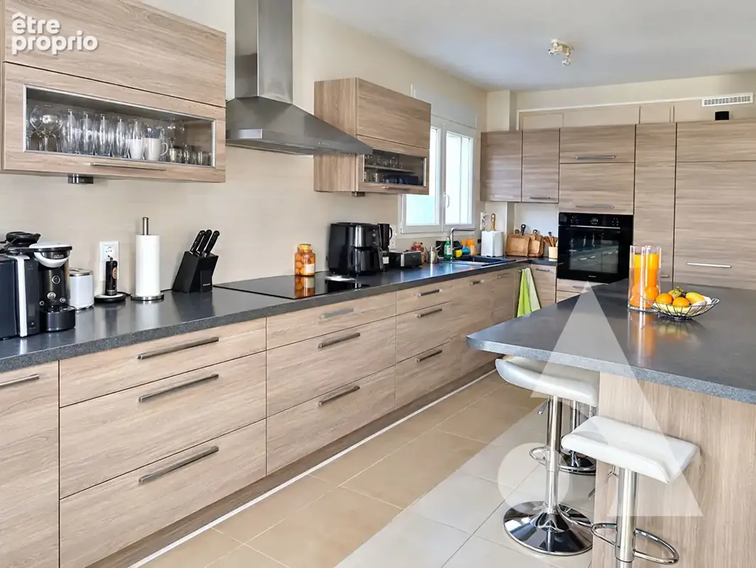 GEX - Maison - 4 chambres - 129.48 m2 - Jardin 480 m² - Piscine - photo 4