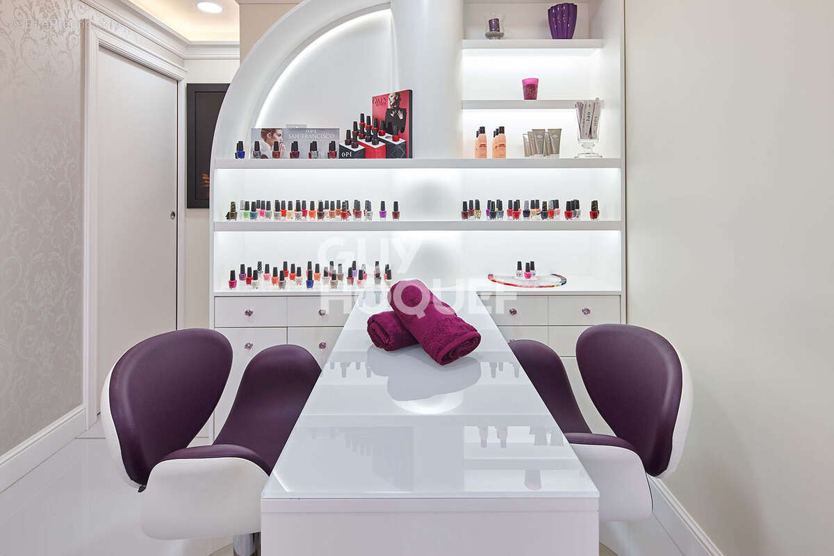 Commerce à FONTENAY-TRESIGNY