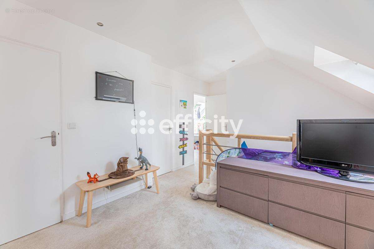 Maison à SAINT-CYR-SUR-LOIRE