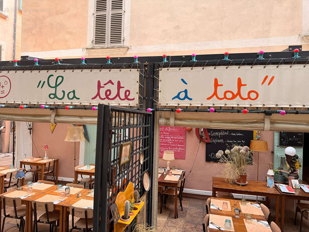 A vendre en semi-exclusivite fonds de commerce restaurant 75 m2 idealement situe  en zone franche au centre ville de toulon - photo 3