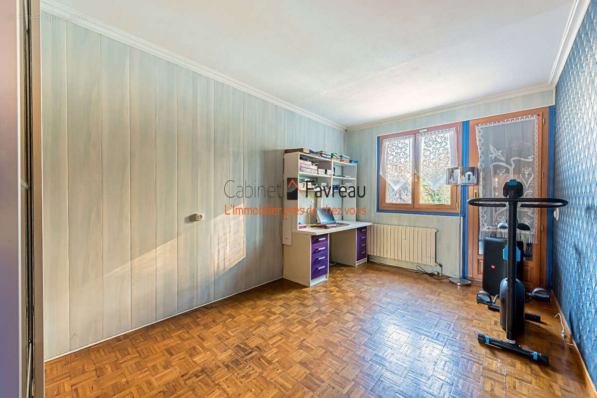 Maison à L'HAY-LES-ROSES