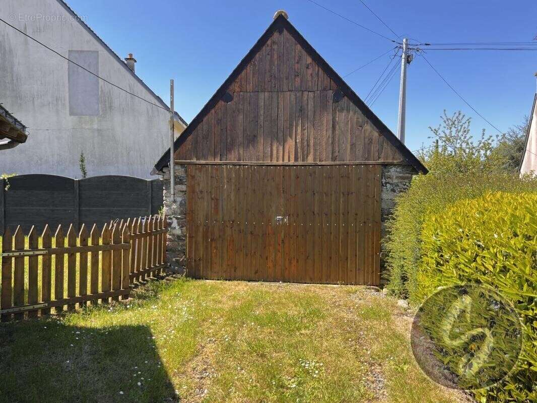 Maison de charme avec dépendances et fort potentiel - Proche - photo 13