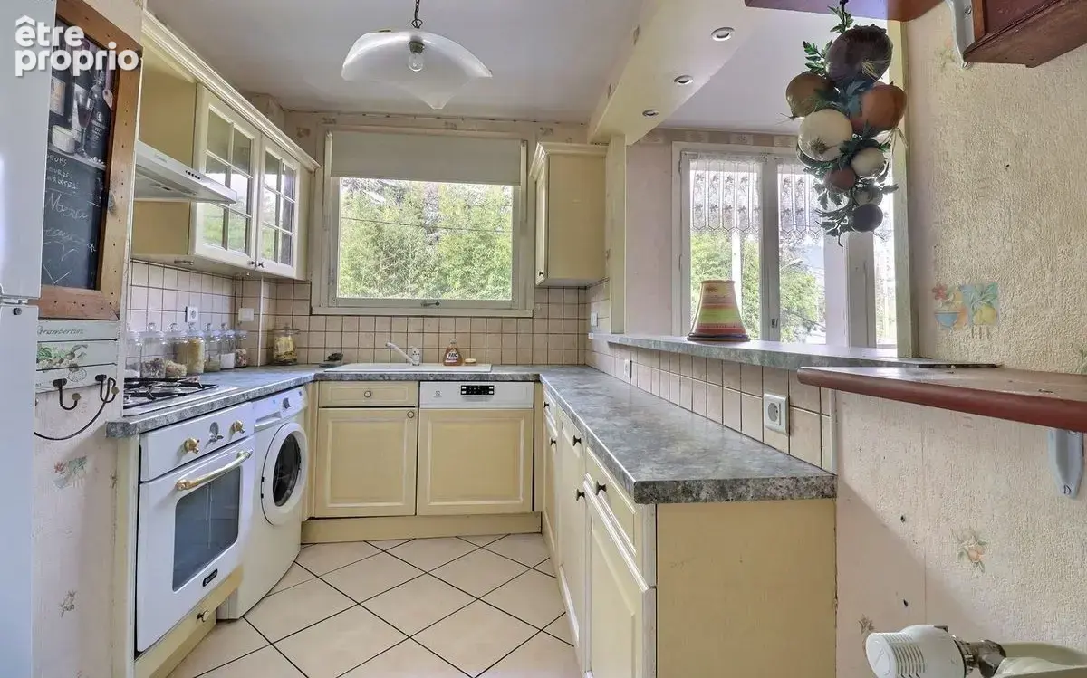 Chamalieres T3 calme et lumineux de 67m2, 2 chambres , balcon, garage et cave,  152000€ FAI - photo 2