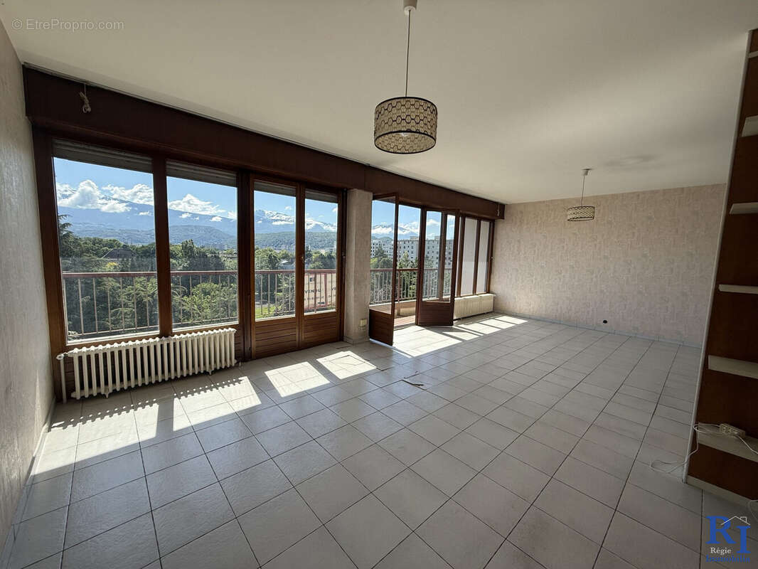 Séjour double - Appartement à ECHIROLLES