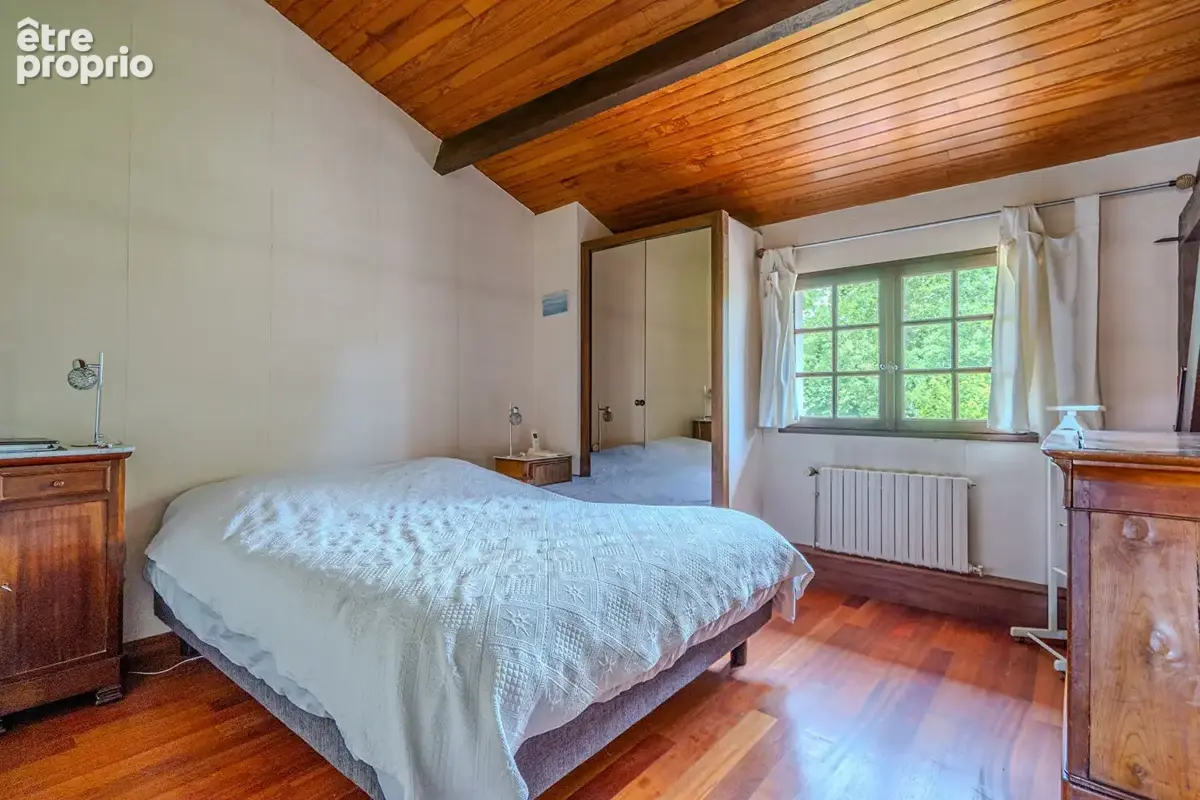 Bègles Proche Barrière - Maison de 188m² avec jardin et garage - photo 11