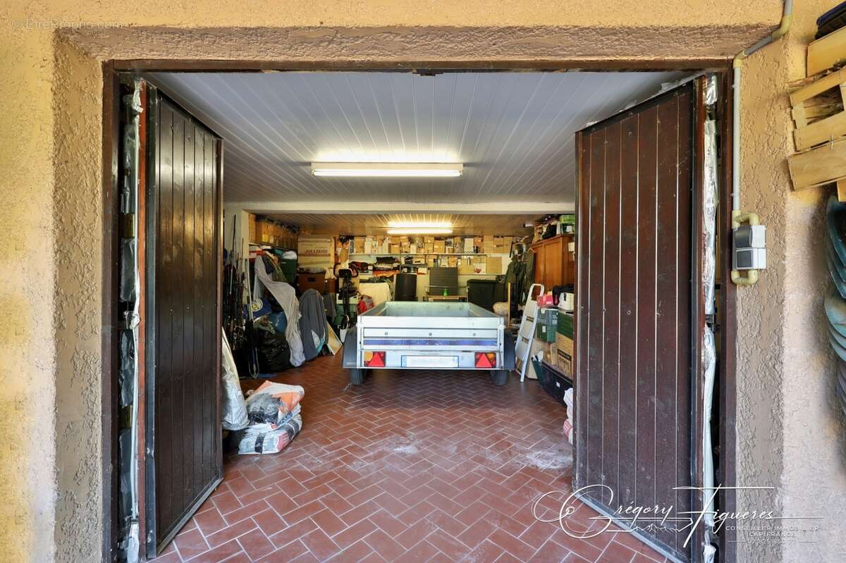 CHAPONOST – Élégante maison familiale avec possibilité de deux logements indépendants – Terrain de 802 m² - photo 16