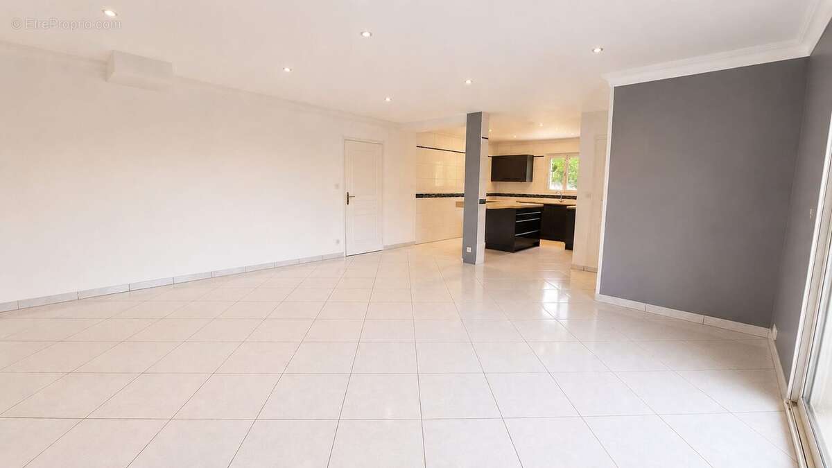 Maison 132 m² à Joue-Les-Tours  - photo 2