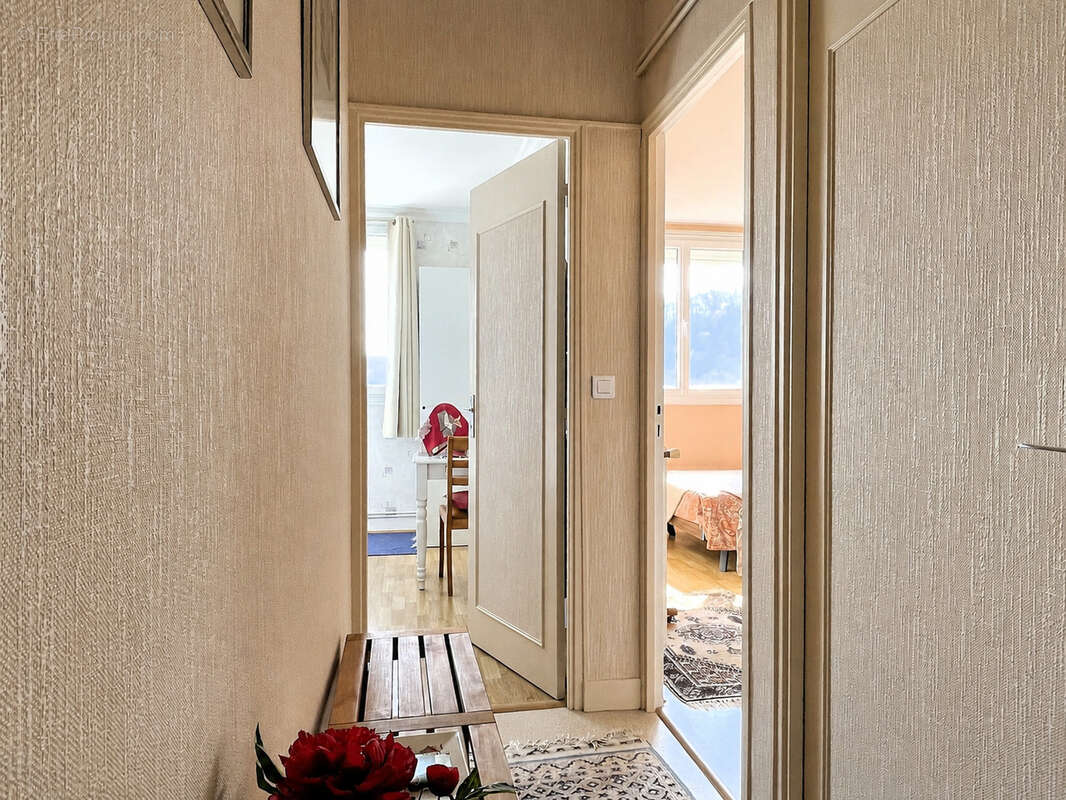 Appartement avec garage et cave - photo 13