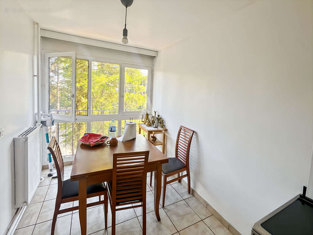 Appartement à LES MUREAUX