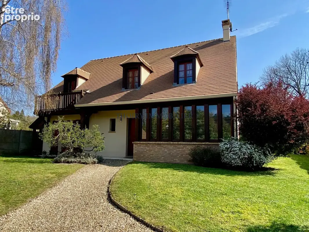 Thoiry 2 minutes. Belle maison familiale de 7 pièces. 1914 m2 de terrain. - photo 2
