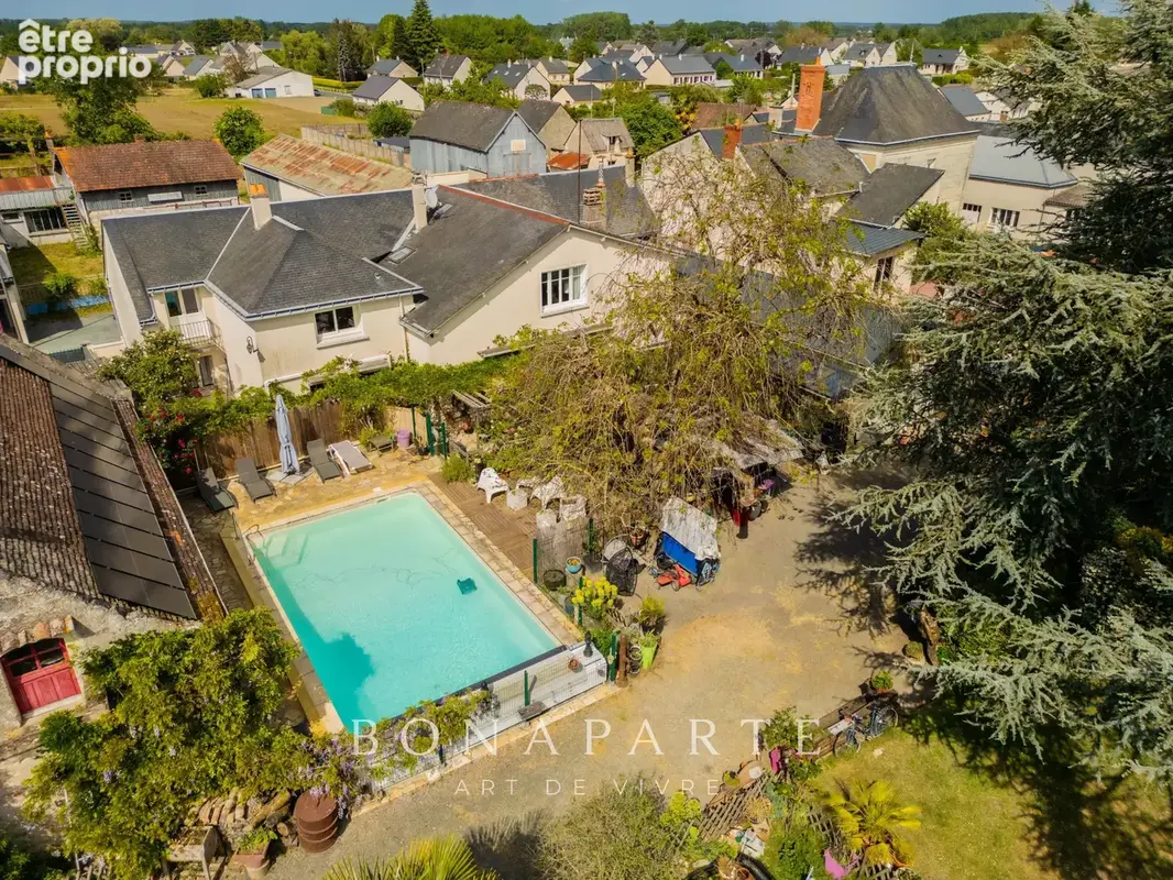 Vernoil-le-fourrier - maison/gîte - 421 m² - photo 2