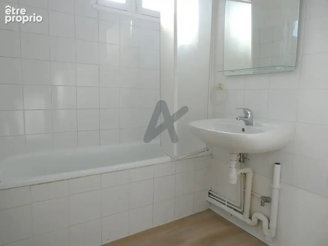 Bel appartement lumineux dans immeuble de caractère proche tous commerces - photo 10