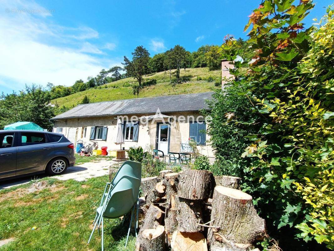 Maison à LE QUESNE